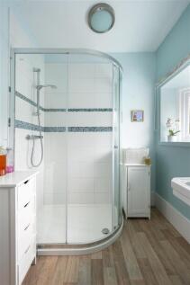 Whitehall Gardens, E4