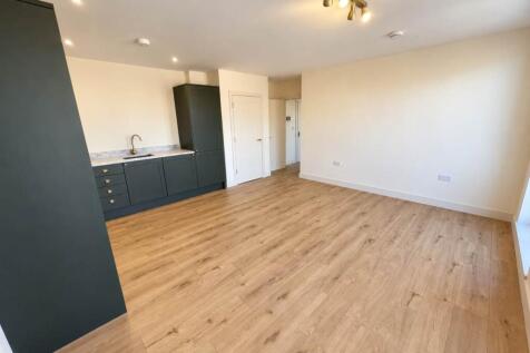 82 High Street, Worthing, West Sussex photo 3