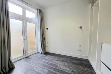 Lingfield Crescent, London photo 4