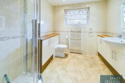 Family Shower Room