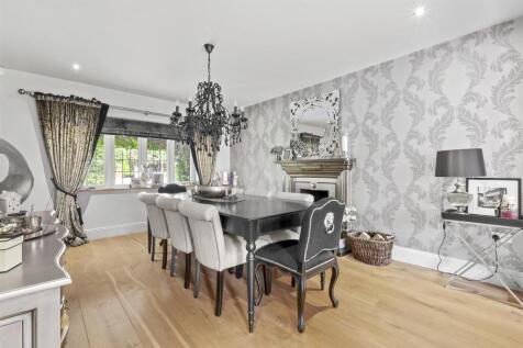 23 Marlow Road, HP11 1TA-10.jpg