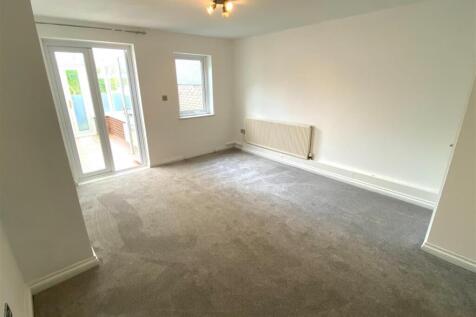 96 Trelawney Parc Lounge