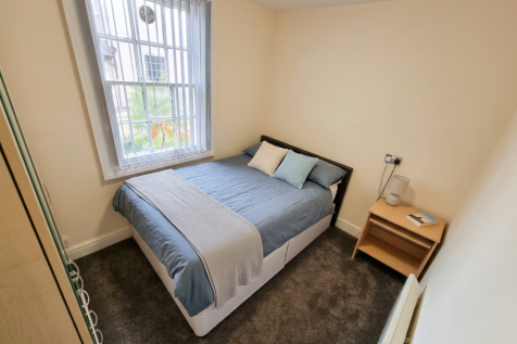 Flat 2, 38 Clarendon Square, Leamington Spa photo 3
