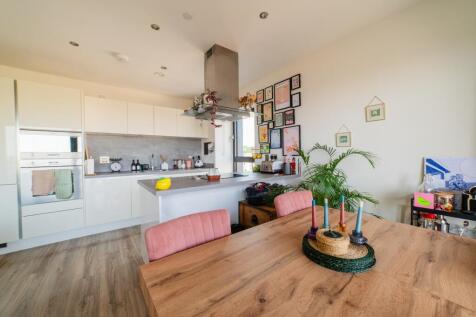 Award-winning Media team on EVERY Listing_15