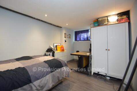 Queens Road, Hyde Park, Leeds, LS6 photo 3