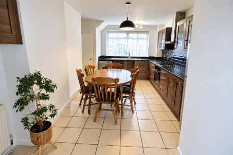Kitchen / Breakfast Room