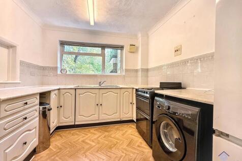 Sandell Court, The Parkway, SO16 photo 4