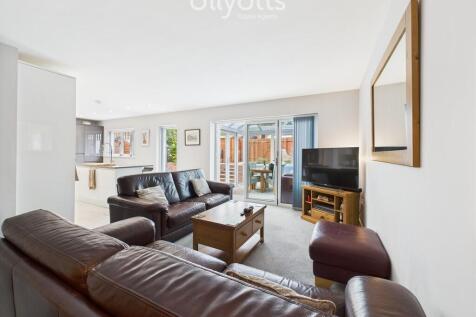 Lounge with Kitch...