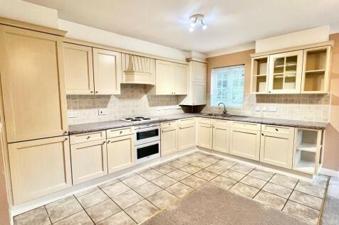 Whincroft Close, Ferndown, Dorset, BH22 photo 3