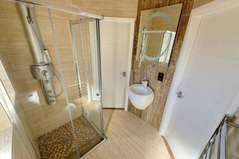 Jack and Jill Ensuite