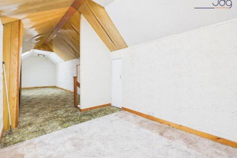 Upstairs Open Plan with plenty of Eaves storage and room for conversion!