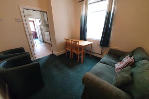 24 Charlotte Street, Leamington Spa photo 3
