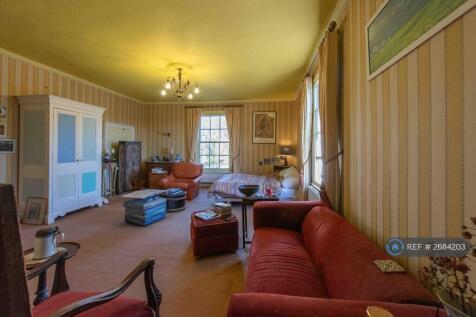 Commodore's Cabin Looking North