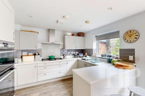 Kitchen/dining/family room