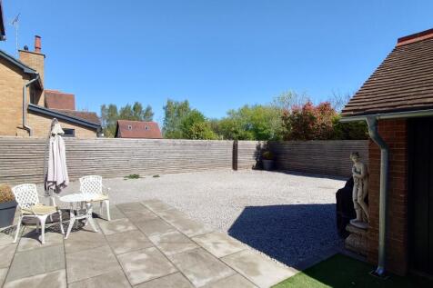 GARDEN 1 