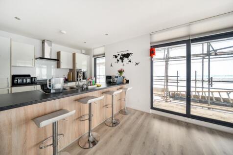 Open Plan Kitchen/Living Area