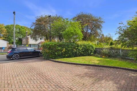 Front Driveway and Garden