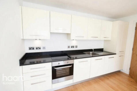 Railway Terrace, SLOUGH photo 4