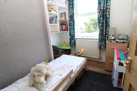 Bedroom 3.JPG