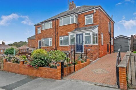 Off Street Parking / Driveway / Single Garage: