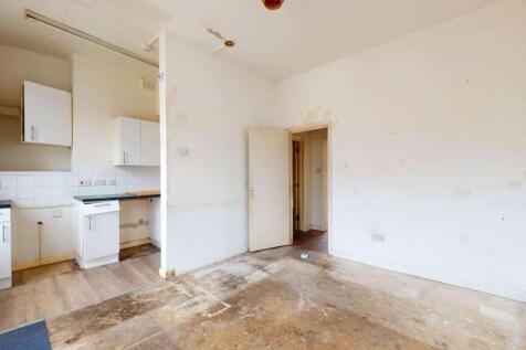 Flat B, 33 Bouverie Road, Stoke Newington, London, N16 0AH