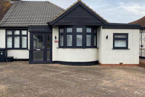 Double Room to Rent in Shared House