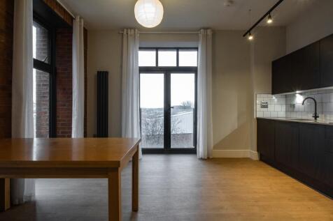 Lounge / Kitchen