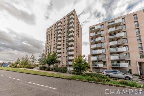 2 bed flat to rent Waterside Heights, London E16