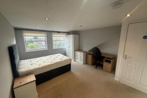 6 Bed House