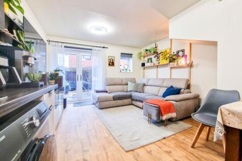 Open Plan Lounge / Kitchen / Diner