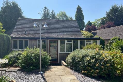22.07.18 Outside Landscape Pav from Rear Garden.jp