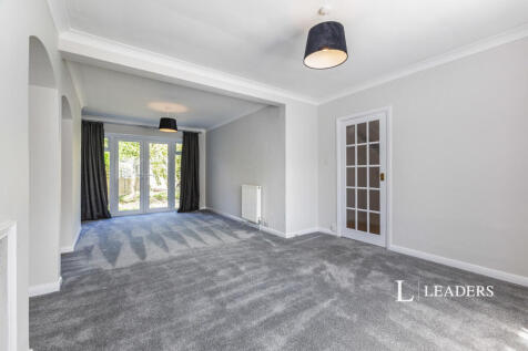 Petersham Avenue, Byfleet, West Byfleet, KT14 photo 3