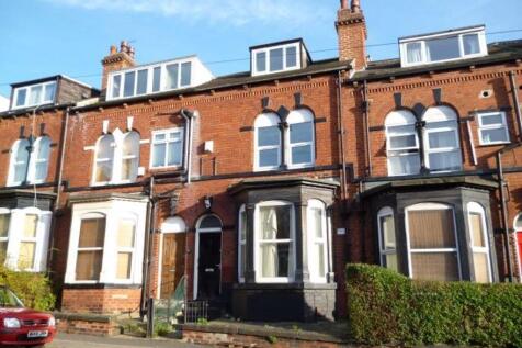 A charming view of the front exterior of a trad...