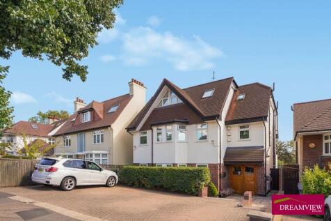 3 bed flat to rent The Vale, London NW11 8SG