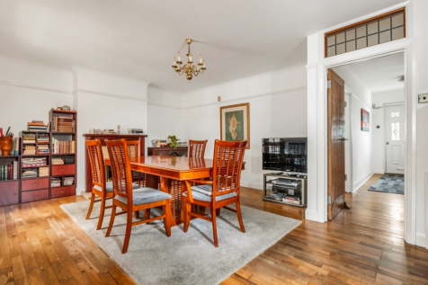 Priestley Gardens, Romford, Essex, RM6 photo 4