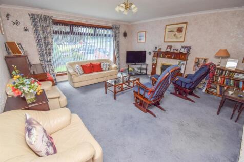 LOUNGE-DINING ROOM