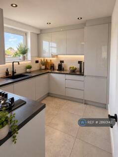 Grand Drive, London, SW20 photo 4