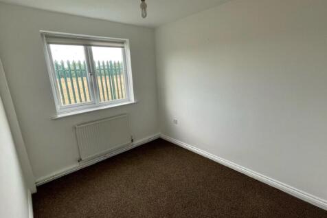 Beauchamps Drive, Wickford photo 4