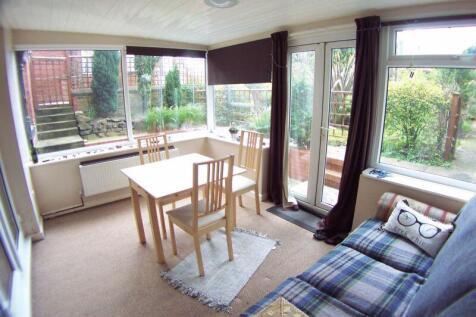 18 Cardigan Road, Leeds photo 4