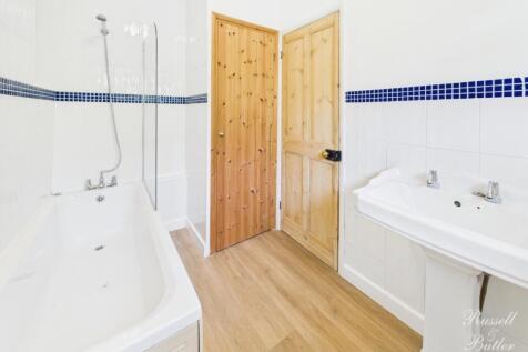 CAM02127G0-PR0342-STILL018