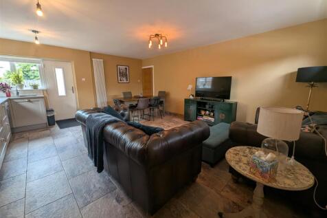 Lounge/Kitchen/Dining Room