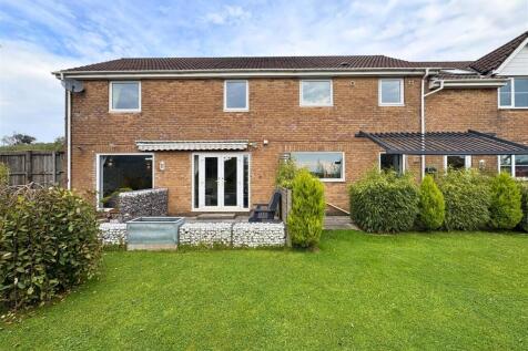 Rear Garden g (edit).jpg