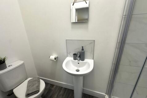 room 2 - 63 mackl...