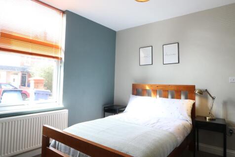 26 West Street Room 1 1.JPG