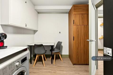Flat 10a