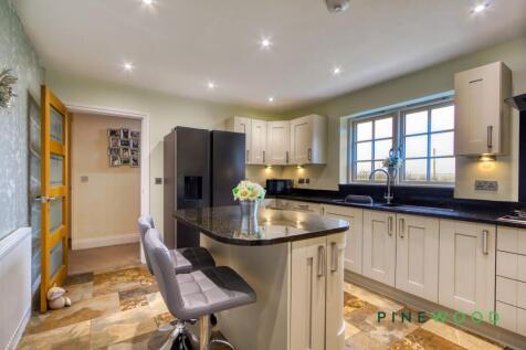 Kitchen / Breakfast Room