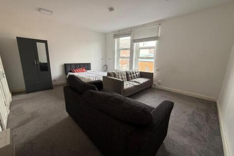 Open Plan Bedroom - Lounge 1.3.jpg
