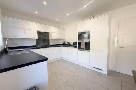 Yeo Crescent, Crediton, Devon, EX17 photo 3