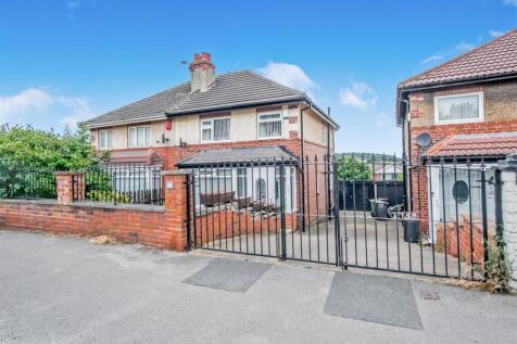 Single Garage / Off Street Parking / Driveway: