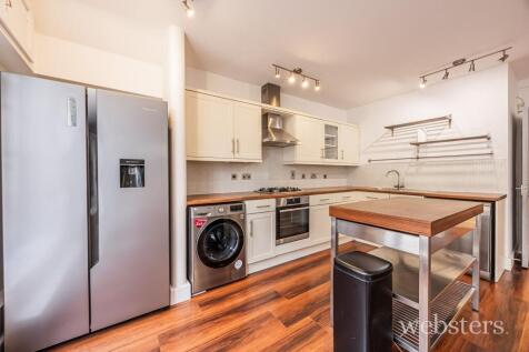 Kitchen / Lounge / Diner